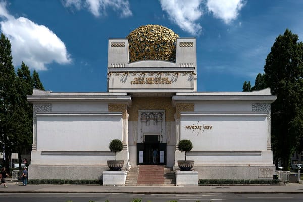 Art Deco Artists: Pioneers of Elegance and Modernism