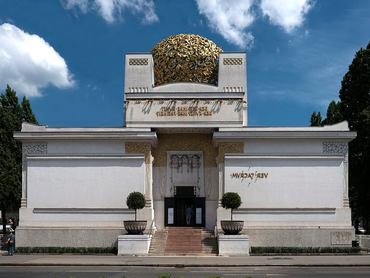 Art Deco Artists: Pioneers of Elegance and Modernism